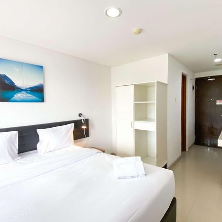 Comfort Stay Studio At Enviro Apartment By Travelio Cikarang Exterior foto